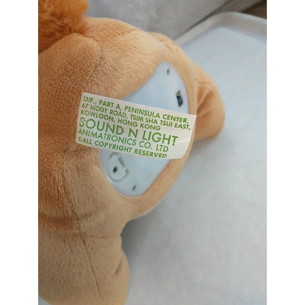 Sound N Light A‎ be ANIMATRONICS Flapping Ears Singing Christmas Hat Dog Sing
